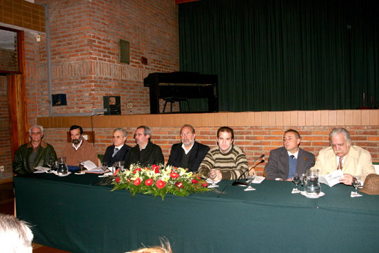De izq. a der. Dres. José Luis Iraola, Francisco Cóppola, Daniel San Vicente, Hugo Rodríguez Almada, Alfredo Toledo, Julio Trostchansky, Álvaro Ginzo y Julio Correa Hors.