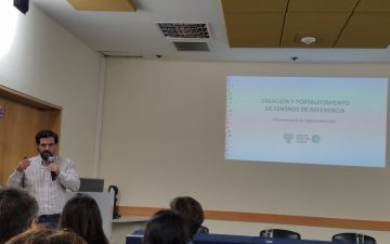 SMU realizó presentación sobre Centro de Referencias en Simposio en el Institut Pasteur.