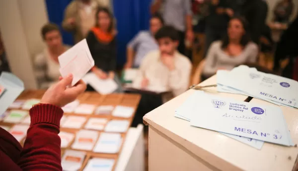 Elecciones SMU 2023: cómo votar por correspondencia para quienes residen fuera de Montevideo