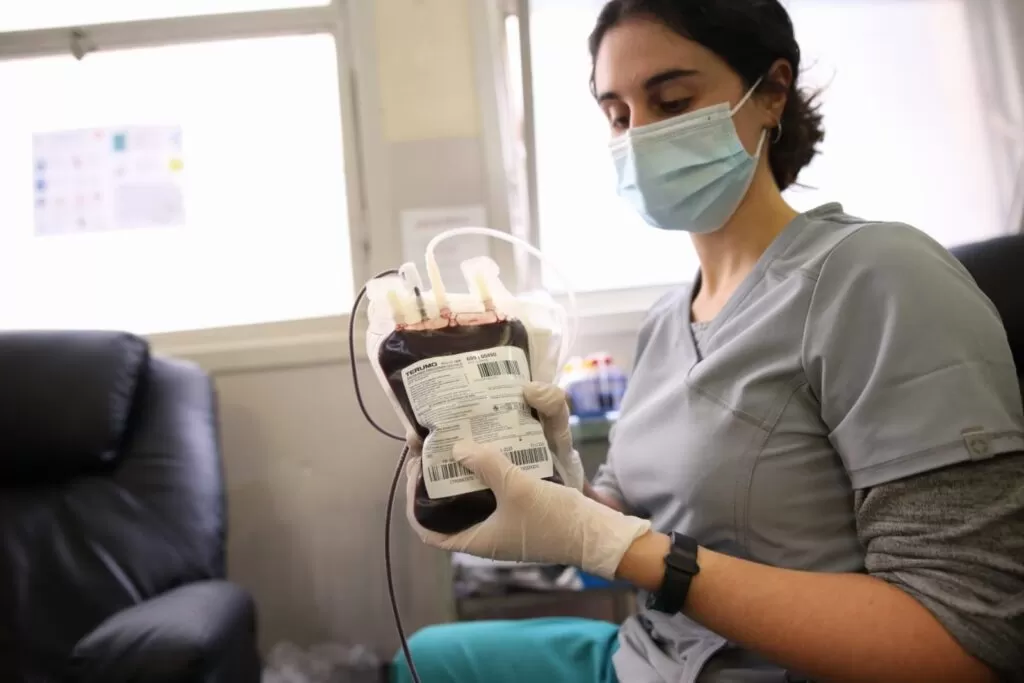 Más de mil estudiantes de medicina se sumaron a jornada de donación de sangre del Hospital de Clínicas.